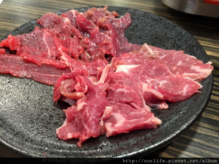 台中西屯.價平味美吃好撐的溫體牛肉鍋@那隻牛溫體牛肉涮涮鍋