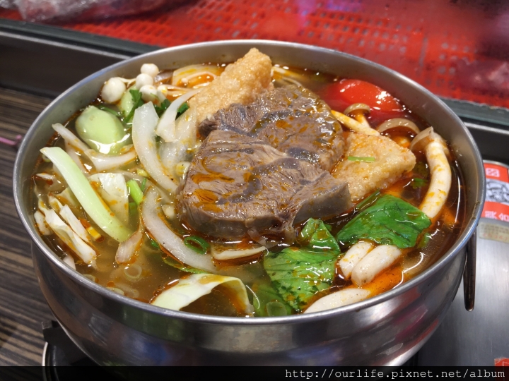 台中西屯.價平味美吃好撐的溫體牛肉鍋@那隻牛溫體牛肉涮涮鍋