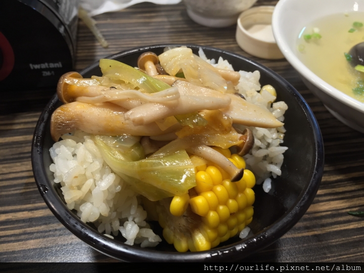 台中西屯.價平味美吃好撐的溫體牛肉鍋@那隻牛溫體牛肉涮涮鍋