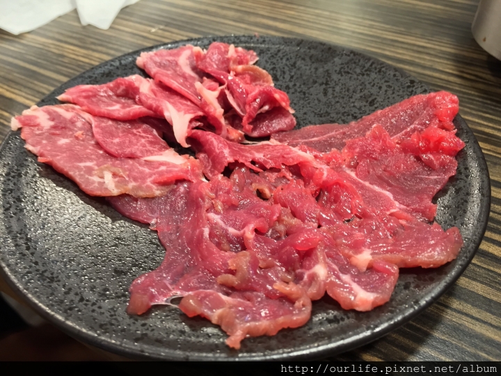 台中西屯.價平味美吃好撐的溫體牛肉鍋@那隻牛溫體牛肉涮涮鍋