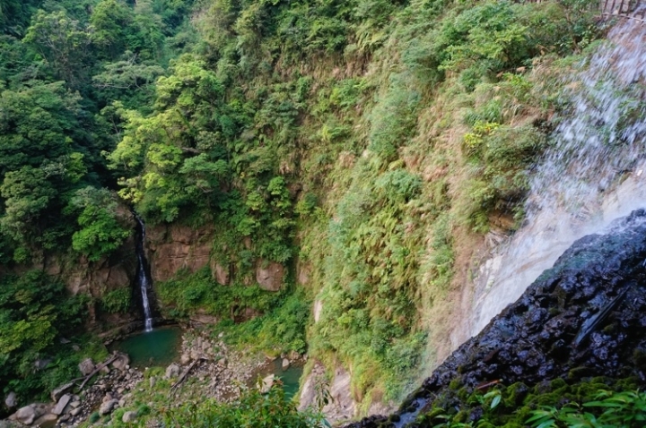 ▌嘉義梅山‧旅遊景點 ▌魅力無法擋的穿瀑奇景【竹坑溪步道龍宮瀑布、雷音瀑布】