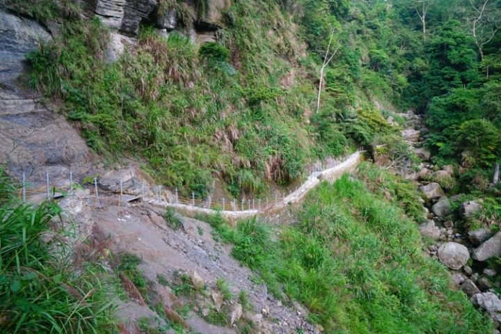 ▌嘉義梅山‧旅遊景點 ▌魅力無法擋的穿瀑奇景【竹坑溪步道龍宮瀑布、雷音瀑布】