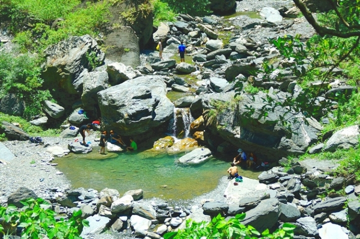 ▌屏東霧台‧旅遊景點 ▌魯凱族特色文化與美食的饗宴【霧台部落、霧台國小、長老教會、岩板巷藝術街、神山愛玉】
