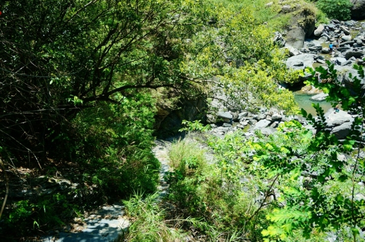 ▌屏東霧台‧旅遊景點 ▌魯凱族特色文化與美食的饗宴【霧台部落、霧台國小、長老教會、岩板巷藝術街、神山愛玉】