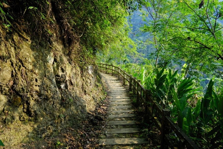 ▌嘉義梅山‧旅遊景點 ▌魅力無法擋的穿瀑奇景【竹坑溪步道龍宮瀑布、雷音瀑布】