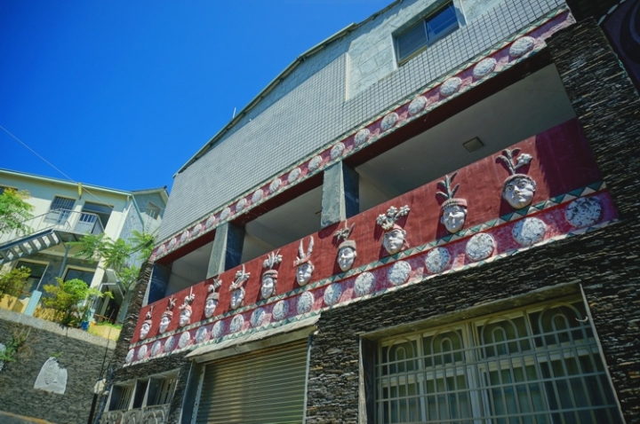 ▌屏東霧台‧旅遊景點 ▌魯凱族特色文化與美食的饗宴【霧台部落、霧台國小、長老教會、岩板巷藝術街、神山愛玉】