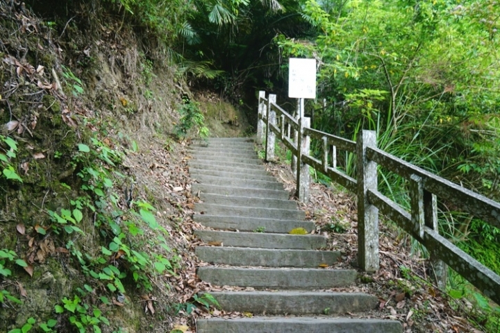 ▌嘉義梅山‧旅遊景點 ▌魅力無法擋的穿瀑奇景【竹坑溪步道龍宮瀑布、雷音瀑布】
