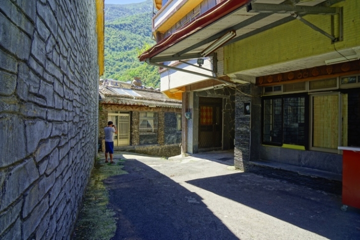 ▌屏東霧台‧旅遊景點 ▌魯凱族特色文化與美食的饗宴【霧台部落、霧台國小、長老教會、岩板巷藝術街、神山愛玉】