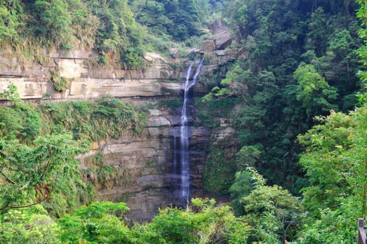 ▌嘉義梅山‧旅遊景點 ▌魅力無法擋的穿瀑奇景【竹坑溪步道龍宮瀑布、雷音瀑布】