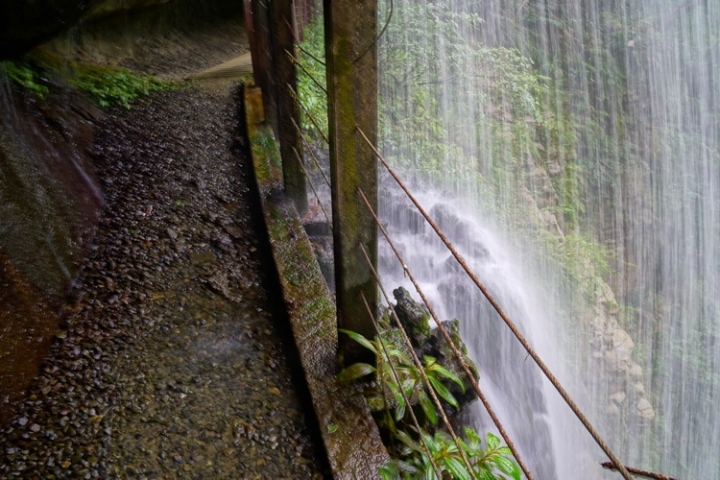 ▌嘉義梅山‧旅遊景點 ▌魅力無法擋的穿瀑奇景【竹坑溪步道龍宮瀑布、雷音瀑布】
