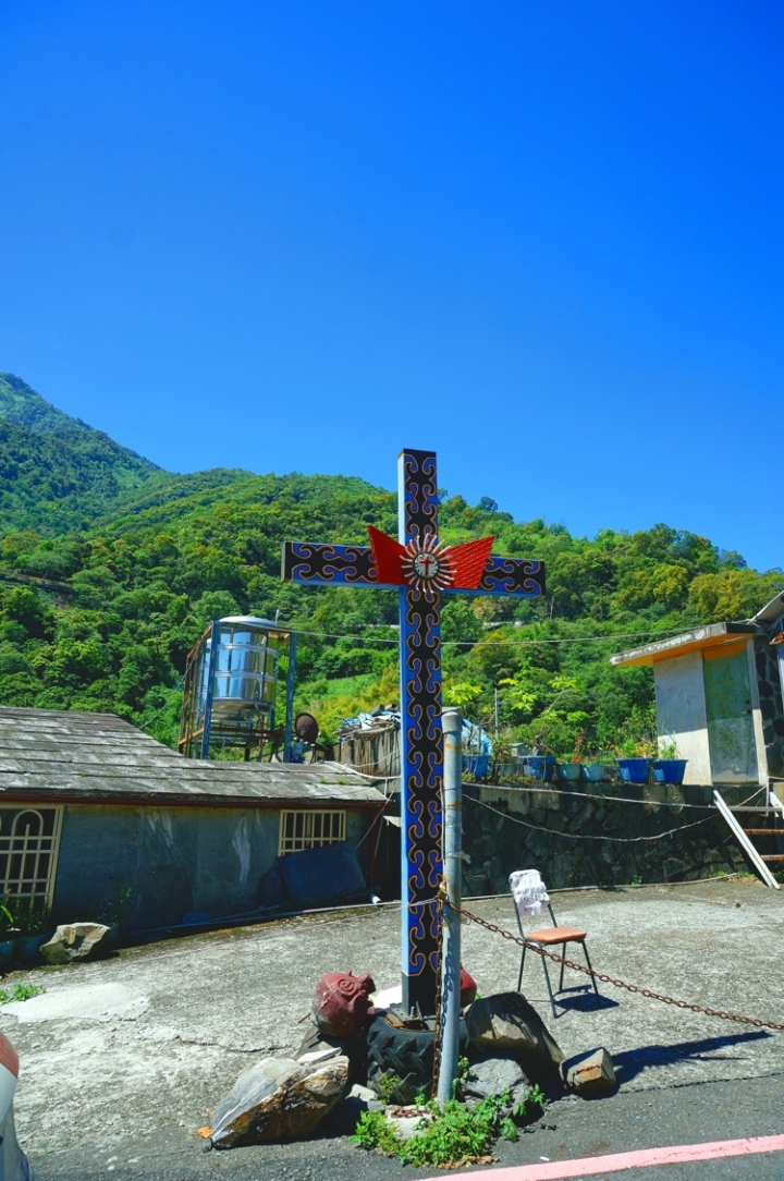 ▌屏東霧台‧旅遊景點 ▌魯凱族特色文化與美食的饗宴【霧台部落、霧台國小、長老教會、岩板巷藝術街、神山愛玉】