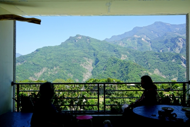 ▌屏東霧台‧旅遊景點 ▌魯凱族特色文化與美食的饗宴【霧台部落、霧台國小、長老教會、岩板巷藝術街、神山愛玉】