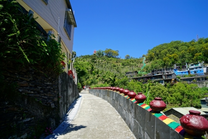 ▌屏東霧台‧旅遊景點 ▌魯凱族特色文化與美食的饗宴【霧台部落、霧台國小、長老教會、岩板巷藝術街、神山愛玉】