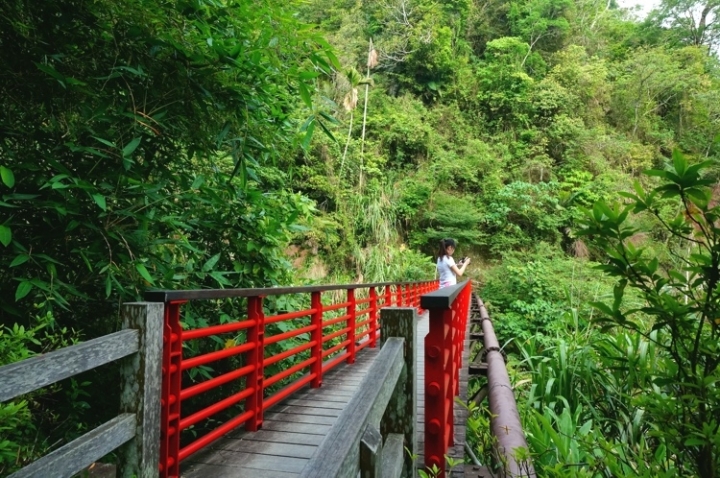 ▌嘉義梅山‧旅遊景點 ▌魅力無法擋的穿瀑奇景【竹坑溪步道龍宮瀑布、雷音瀑布】