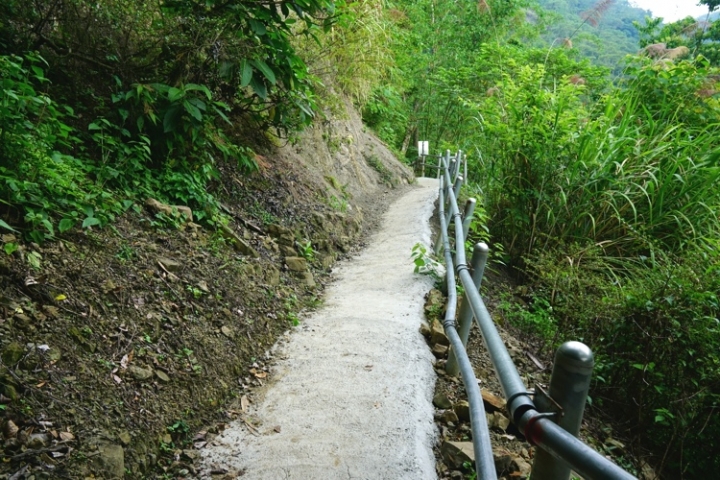 ▌嘉義梅山‧旅遊景點 ▌魅力無法擋的穿瀑奇景【竹坑溪步道龍宮瀑布、雷音瀑布】