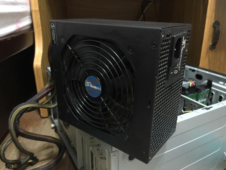 請問關於六年前購入的海韻電源供應器壽命
