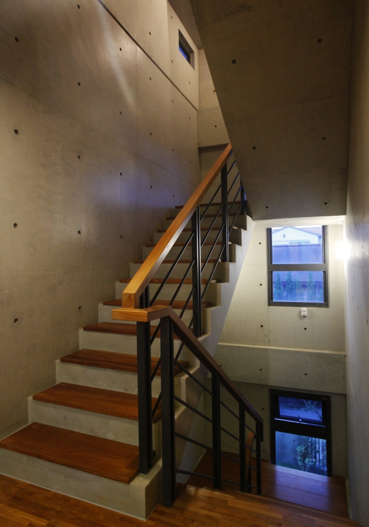 【開箱】現代風-自地自建、全清水模住宅