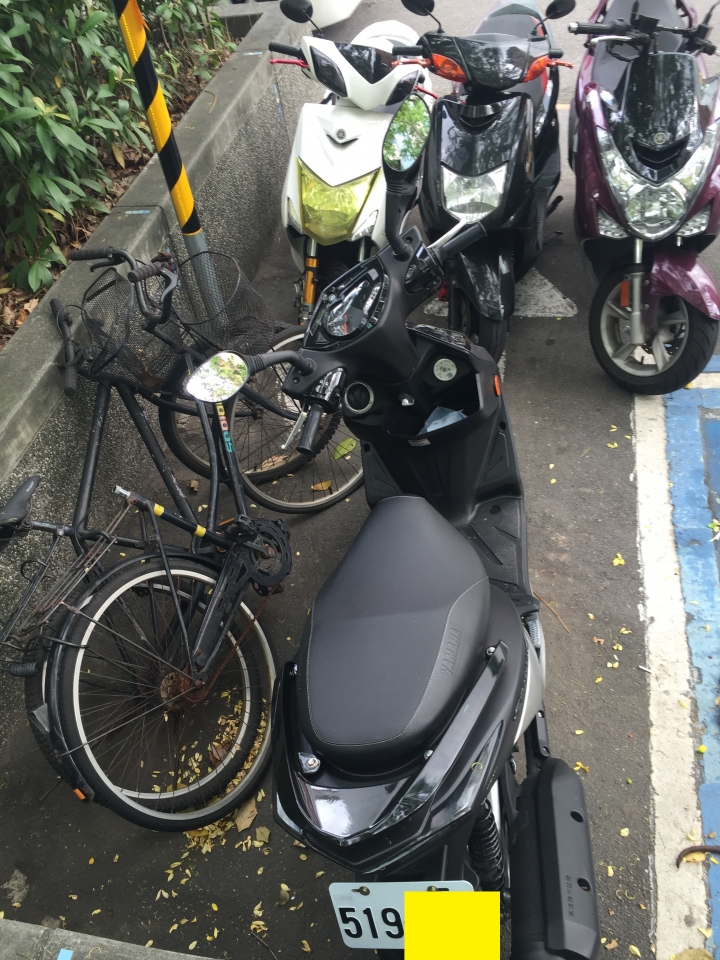 耍小聰明亂停車~看看警察如何處理~開單?不開單?~身心障礙專用停車位