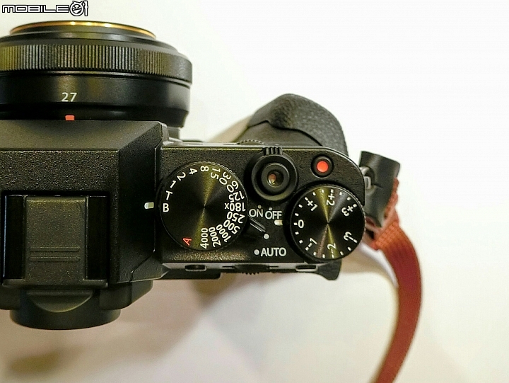 X-T10 原廠握把開箱 MHG-XT10