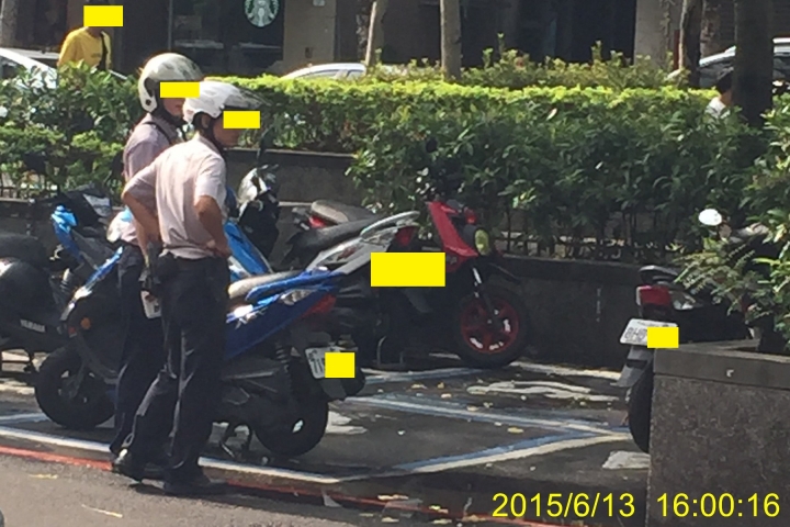 耍小聰明亂停車~看看警察如何處理~開單?不開單?~身心障礙專用停車位