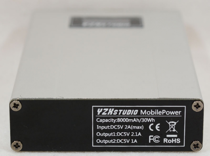 YZX第七代鋼鐵俠QC 2.0行動電源簡介及測試