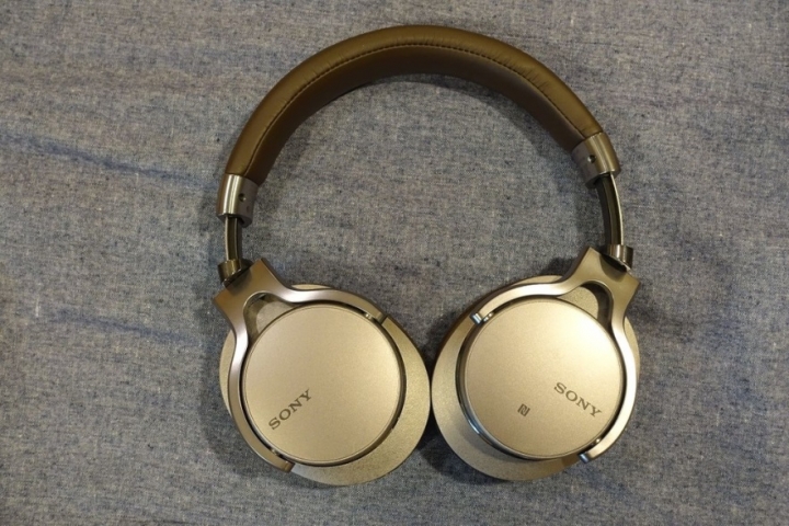 【開箱】Sony MDR-1A BT 藍芽無線耳機:藍芽也能聽見無損音質!