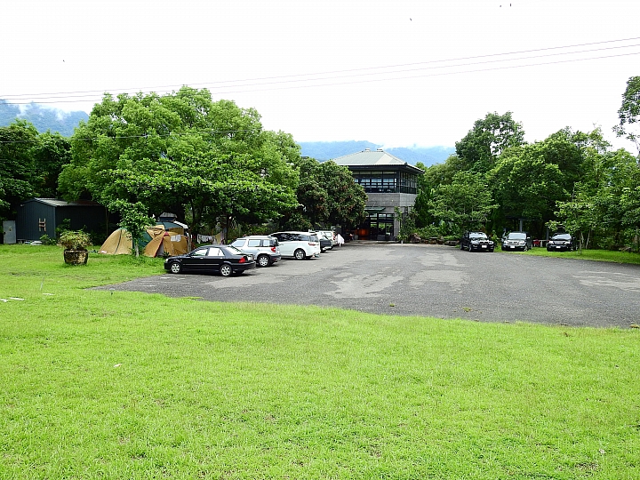 寶來天闊溫泉會館住宿、露營兩相宜,就是要泡湯。