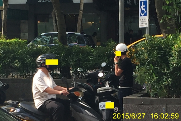 耍小聰明亂停車~看看警察如何處理~開單?不開單?~身心障礙專用停車位