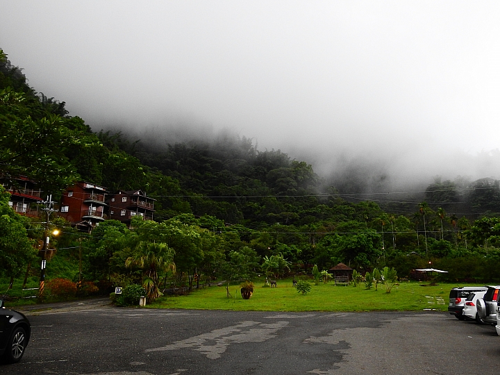 寶來天闊溫泉會館住宿、露營兩相宜,就是要泡湯。