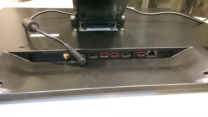 {開箱文} MSI AIO AG240的開箱終於寫好啦! 呼!