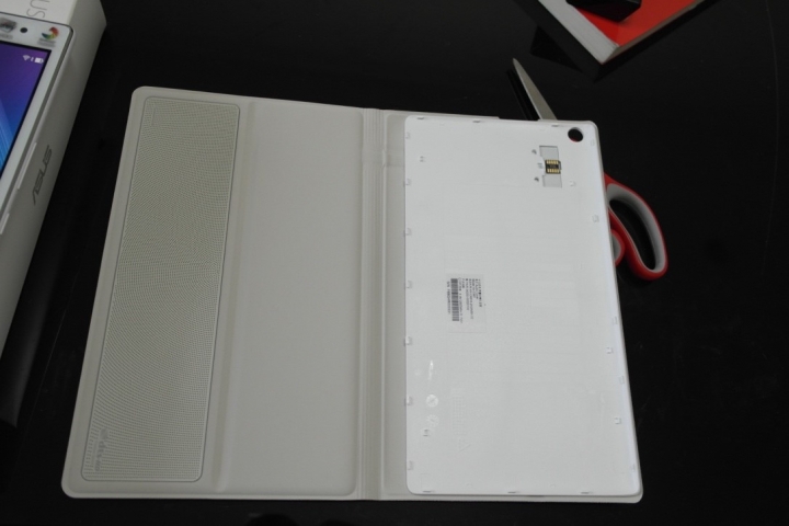 ASUS ZenPad 8.0 與神奇背蓋開箱!追劇神器真如其名