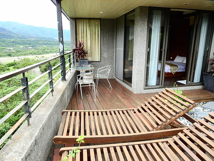 寶來天闊溫泉會館住宿、露營兩相宜,就是要泡湯。