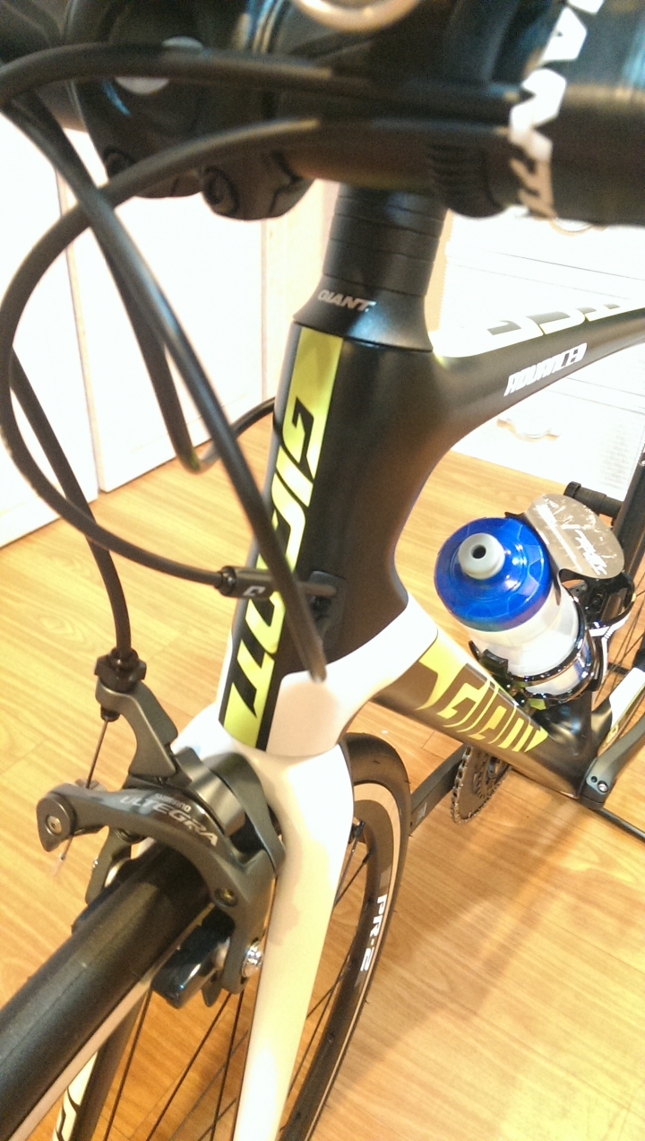 2016 Giant TCR Advanced 1 KOM 超不專業開箱 與 優質店家推薦