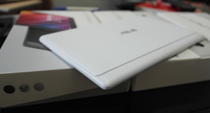 ASUS ZenPad 8.0 與神奇背蓋開箱!追劇神器真如其名