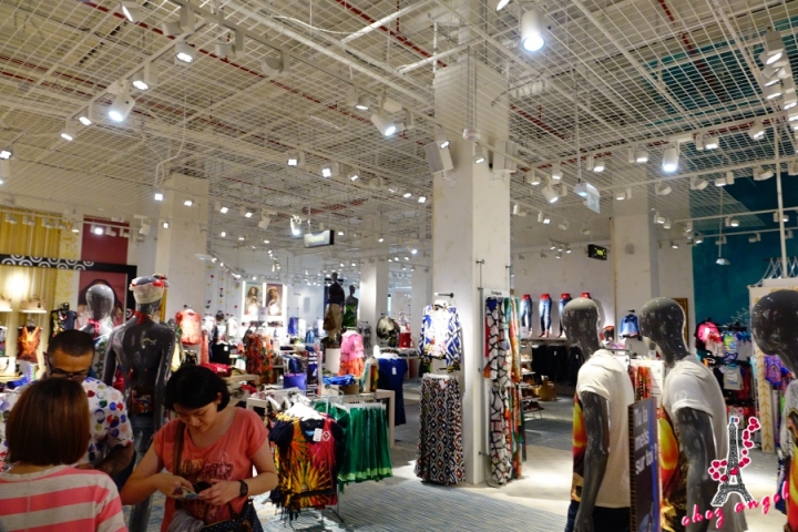 2015最新法國必買從名牌到傳統市集再到山谷購物村 La vallée village(含Rimowa最新價格跟購入地點喔)