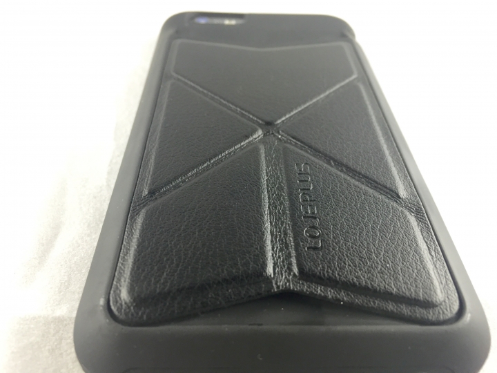【開箱】可插卡還附送手機架,一兼二顧的變形金剛iPhone手機保護殼