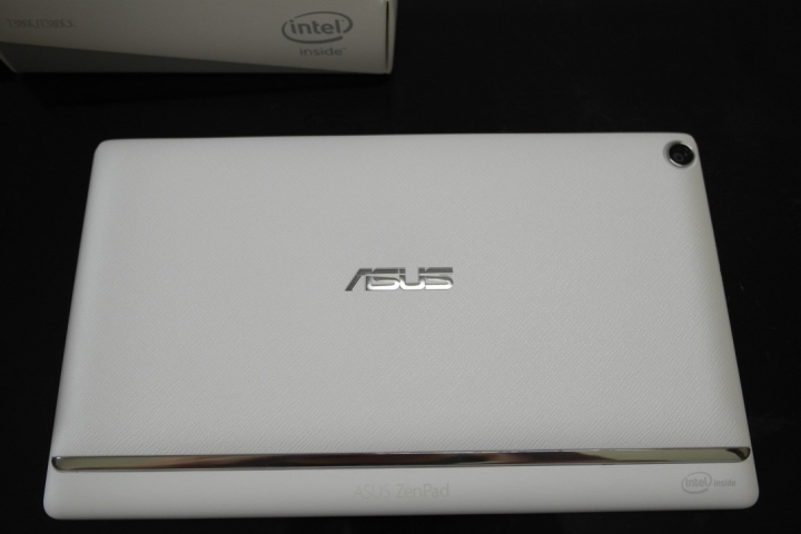 ASUS ZenPad 8.0 與神奇背蓋開箱!追劇神器真如其名