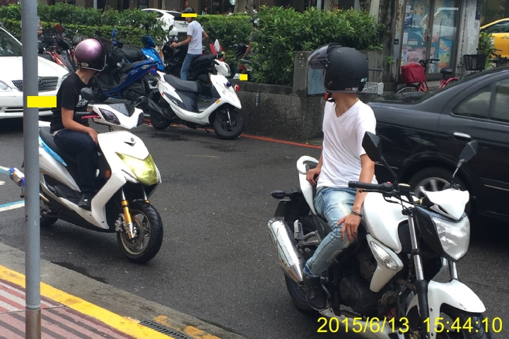 耍小聰明亂停車~看看警察如何處理~開單?不開單?~身心障礙專用停車位