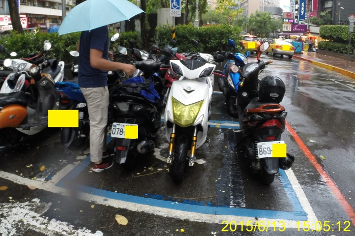 耍小聰明亂停車~看看警察如何處理~開單?不開單?~身心障礙專用停車位