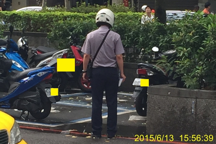耍小聰明亂停車~看看警察如何處理~開單?不開單?~身心障礙專用停車位