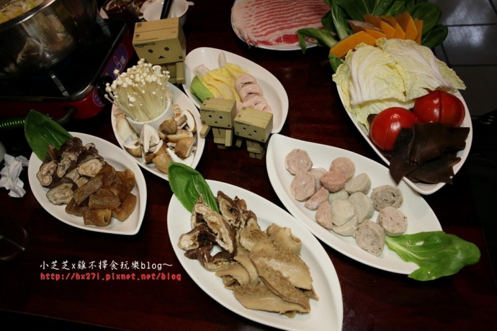 【台北美食】捷運大安站 饕鍋 自釀必吃酸菜白肉鍋 超推薦滷大腸和三層肉必點 二訪