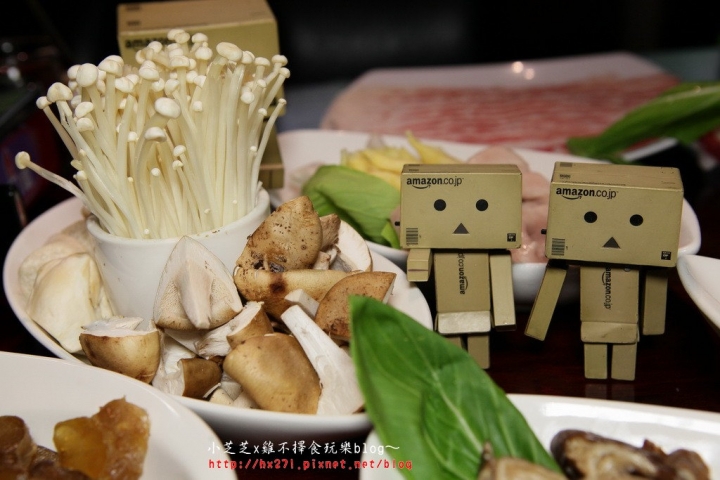 【台北美食】捷運大安站 饕鍋 自釀必吃酸菜白肉鍋 超推薦滷大腸和三層肉必點 二訪
