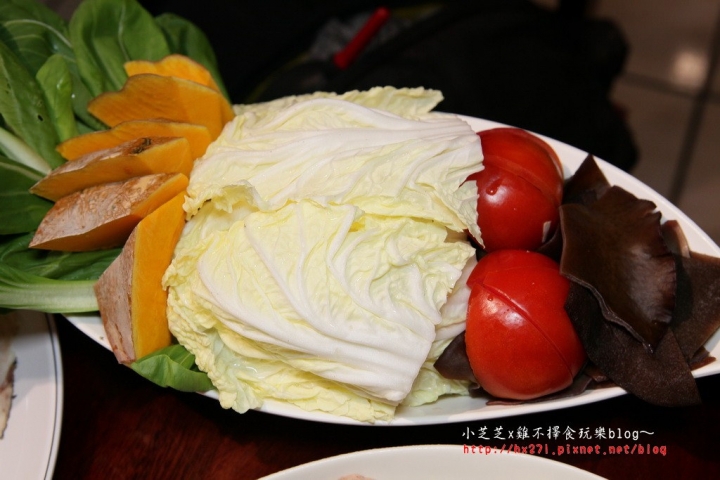 【台北美食】捷運大安站 饕鍋 自釀必吃酸菜白肉鍋 超推薦滷大腸和三層肉必點 二訪