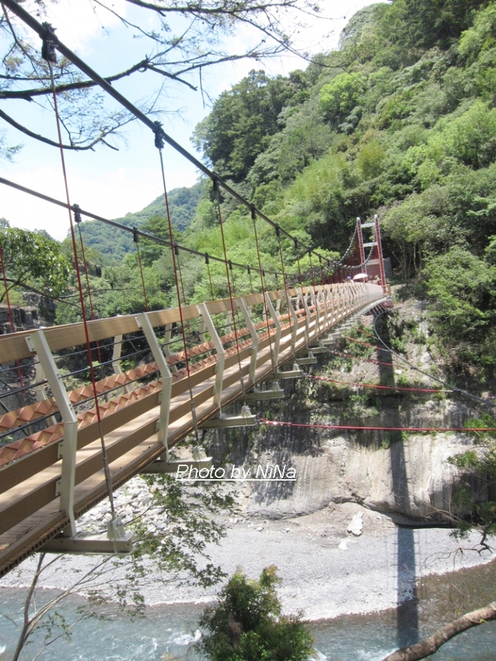 【旅行.台灣】愛情車站『新竹縣.橫山鄉合興車站』、原住民的故事橋『錦屏大橋』、『青蛙石』&『軍艦岩』