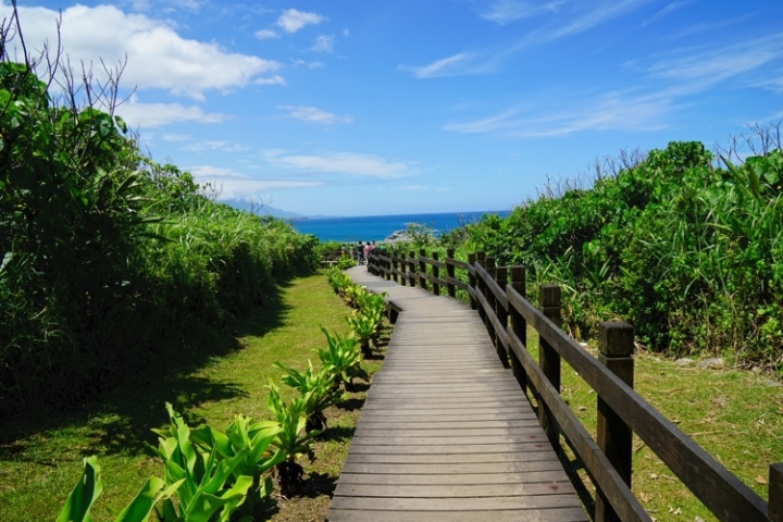 ▌台東成功‧私房旅遊景點 ▌台11線花東海岸公路·渾然天成的絕美海水游泳池【石雨傘小漁港】