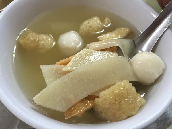 杉行碗粿-好吃的香菇碗粿,根本就是肉圓嘛你!!!