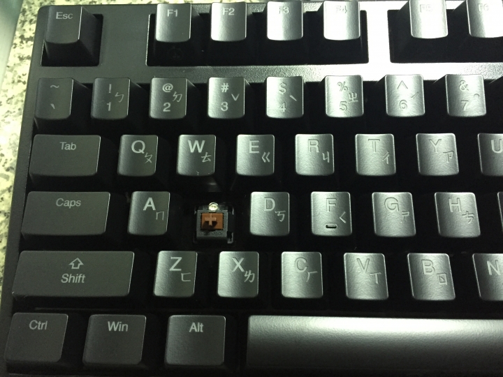 【開箱】新手 機械式鍵盤Ducky 2108SZ 藍光茶軸