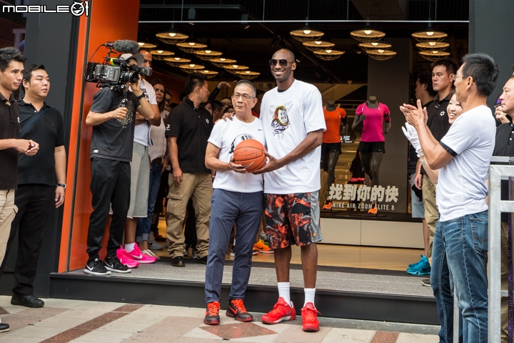 【採訪】Kobe Bryant “打出名堂”籃球之旅 — 台北站全紀錄!