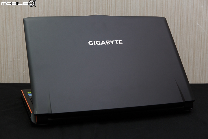 GIGABYTE P55W v4 看見全新改變