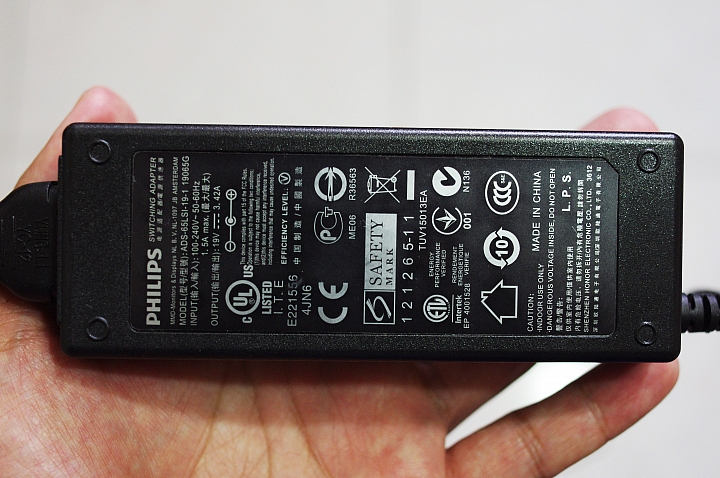 平價 AOC I2579VM 液晶顯示器 ~ 開箱&簡易評測